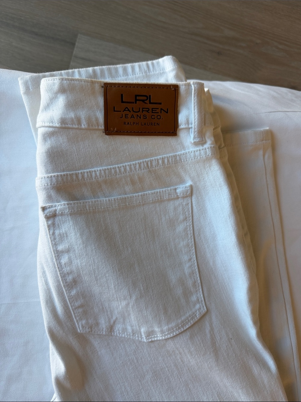 Ralph Lauren White Denim Jeans with Leather Logo Patch - Picture 3 of 4